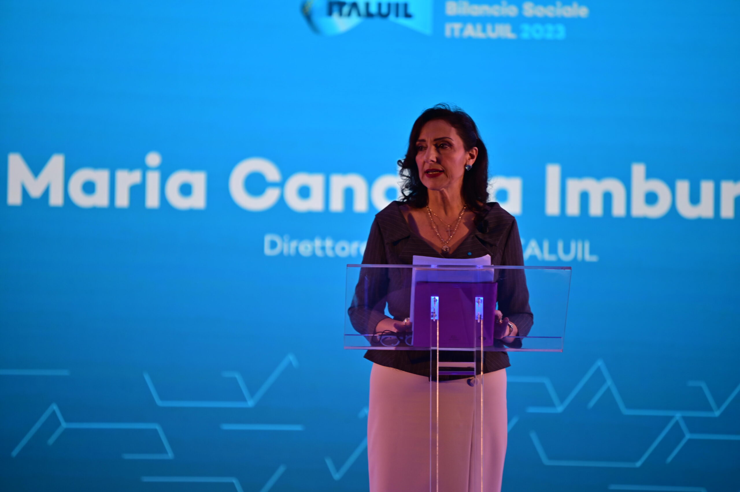 Il Direttore generale Ital Uil, Maria Candida Imburgia, sul palco durante la presentazione del 12┬░ Bilancio sociale del Patronato Ital