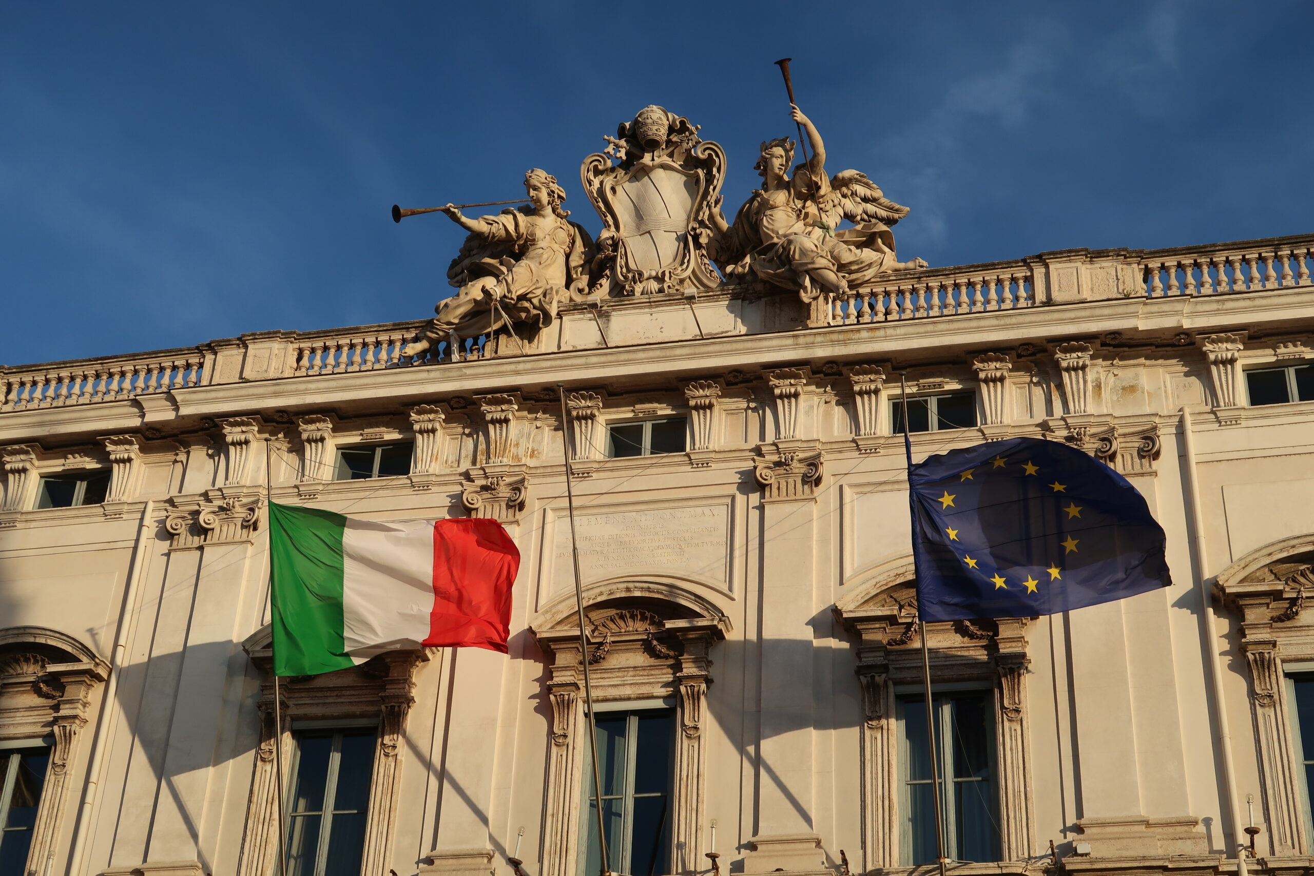 sede della Corte costituzionale a Roma. Nel 2025 una pronuncia importante in materia di welfare è stata la 94/2025 su integrazione al minimo per assegno ordinario di invalidità